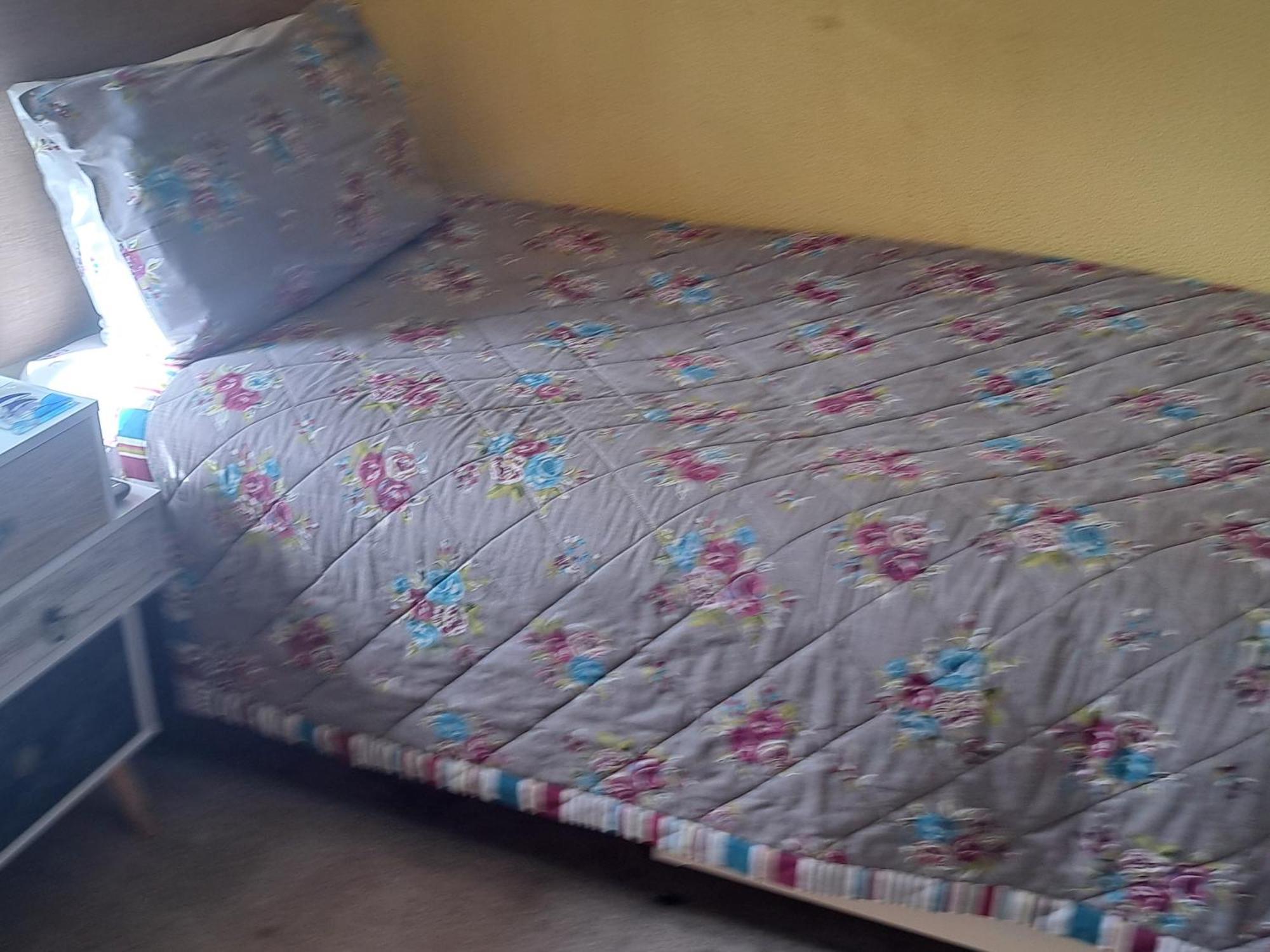 Bed & Breakfast No 27