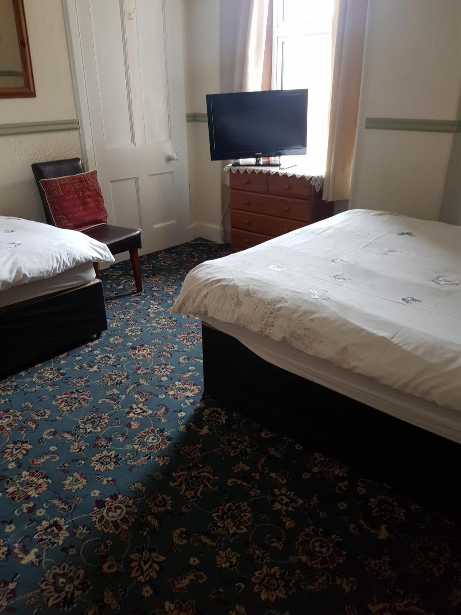Cedar Bed & Breakfast 3*