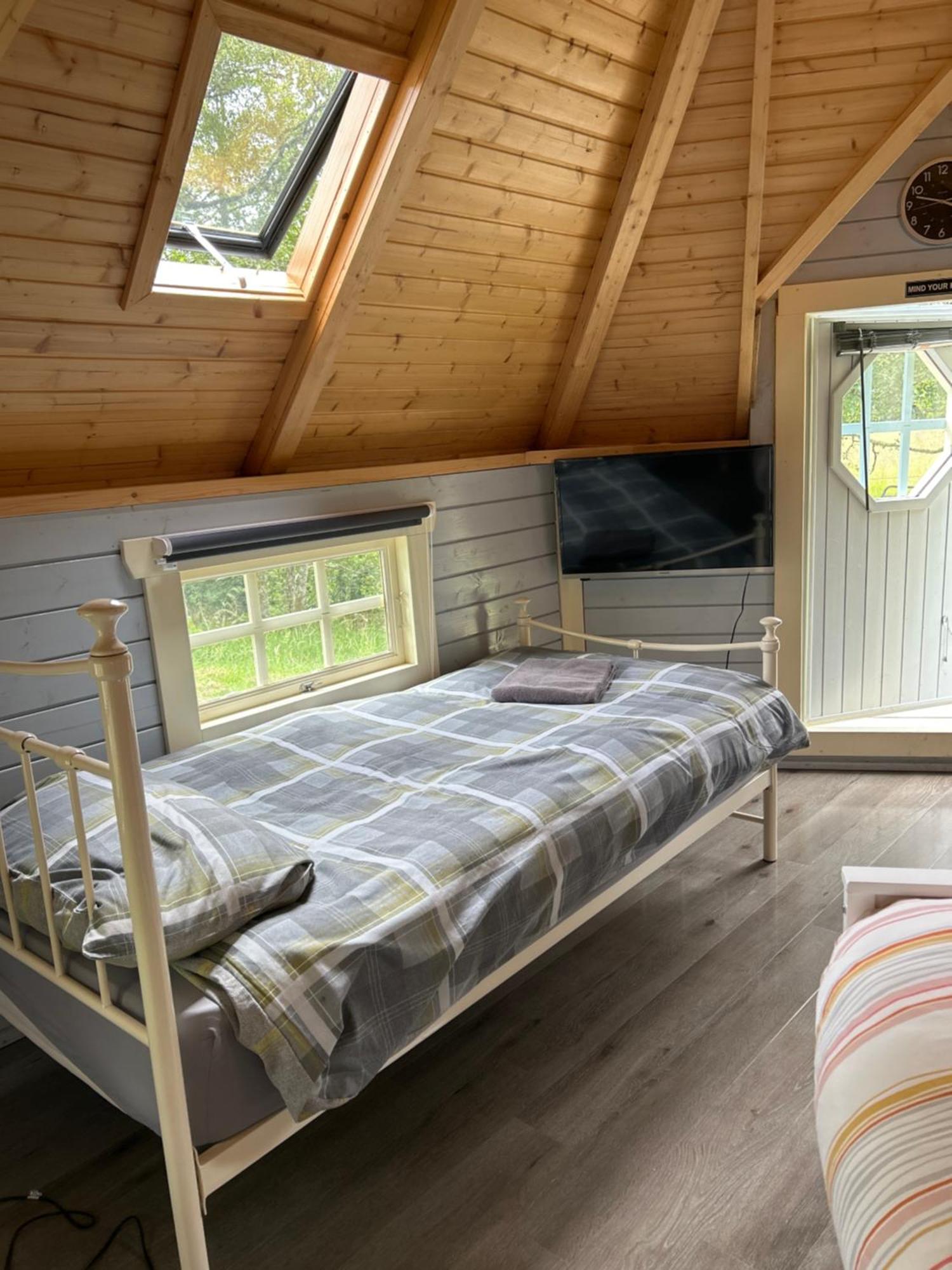 1lochness Glam Lodge Inverness