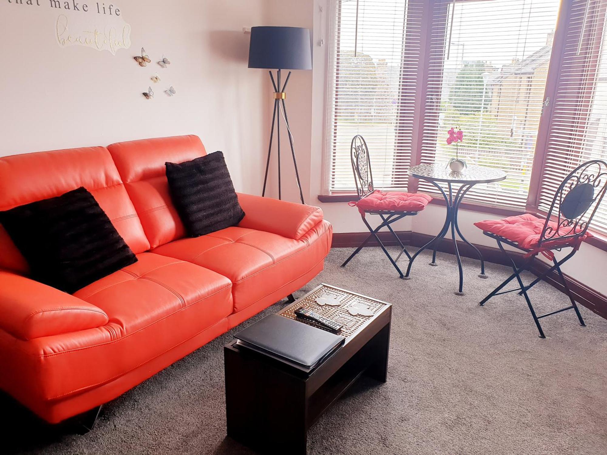 Apartment Modern 1 Bedroom *