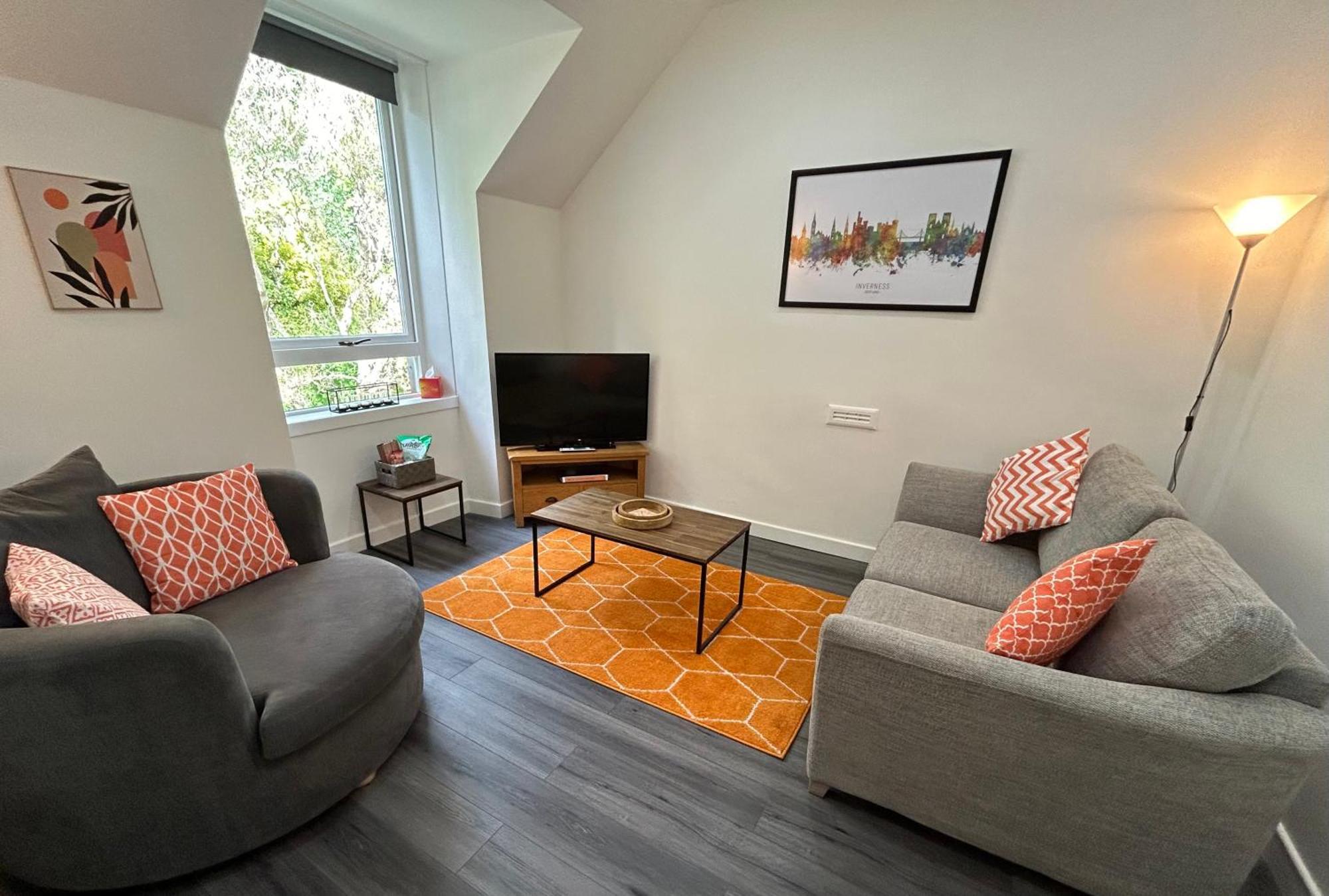 Apartment Flat 2a - Modern Flat Close To City Centre Ideal For Couples *