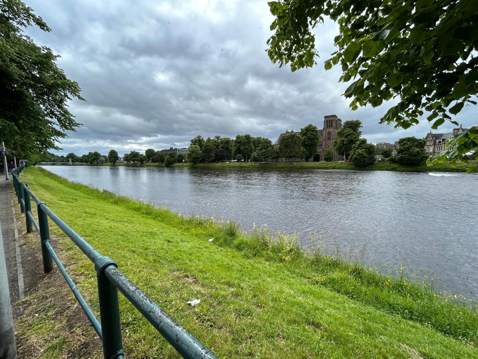 Flat 2a - Modern Flat Close To City Centre Ideal For Couples