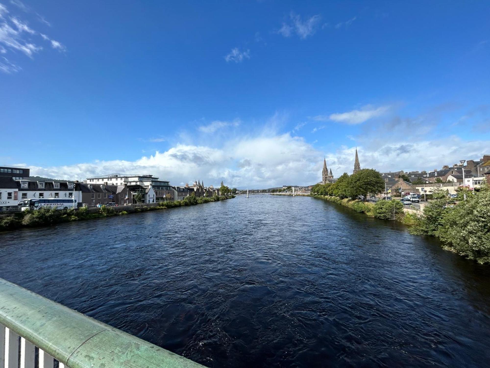 Flat 2a - Modern Flat Close To City Centre Ideal For Couples Apartment