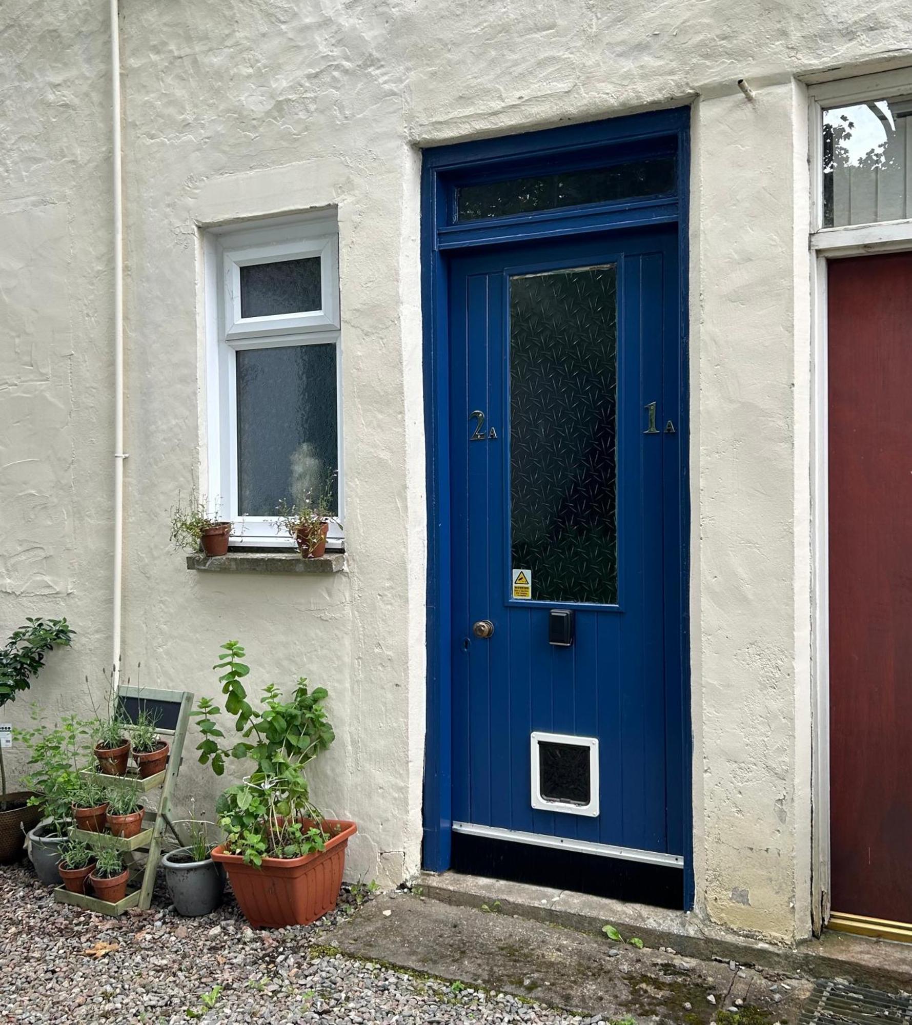 Apartment Flat 2a - Modern Flat Close To City Centre Ideal For Couples