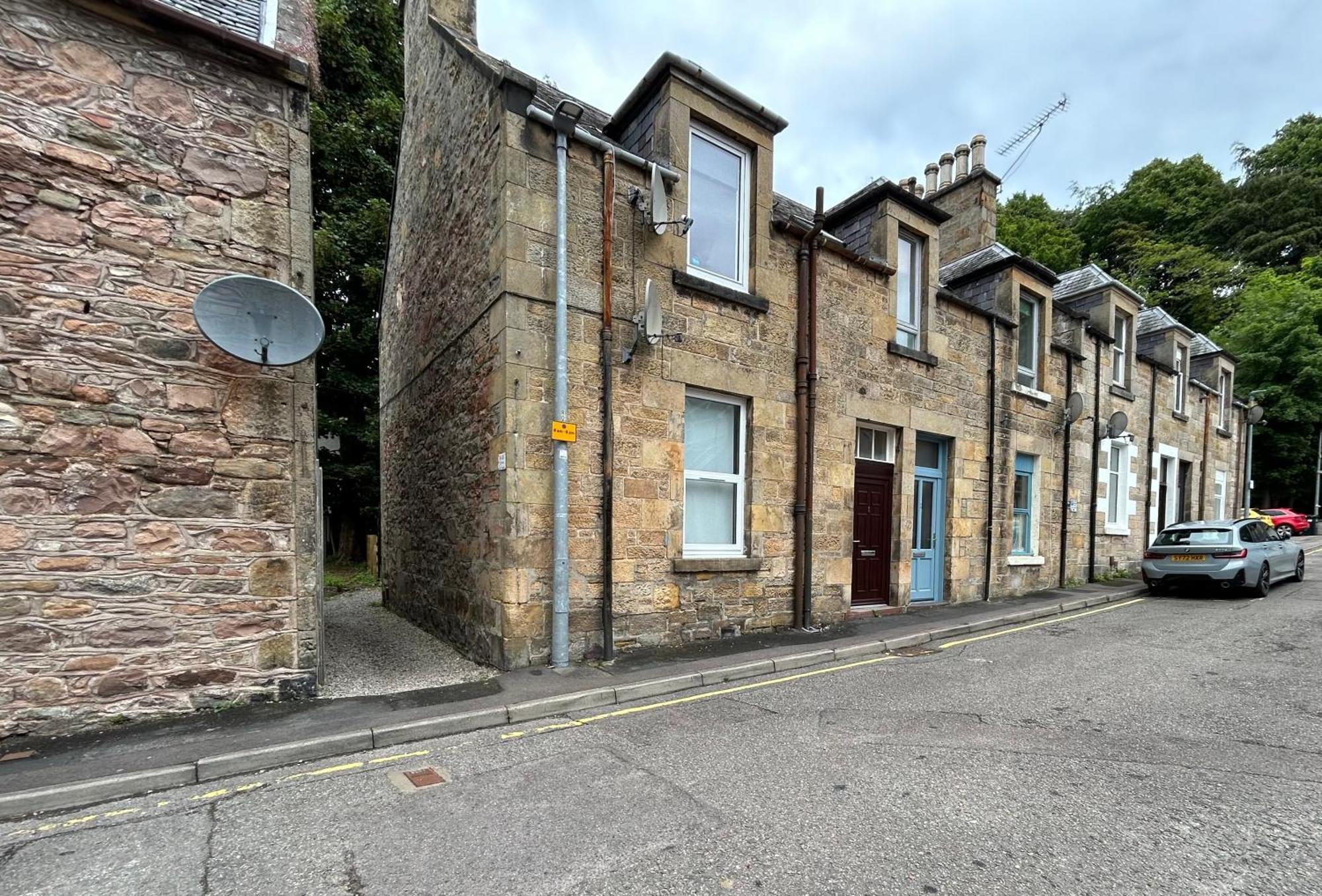 Flat 2a - Modern Flat Close To City Centre Ideal For Couples * Inverness