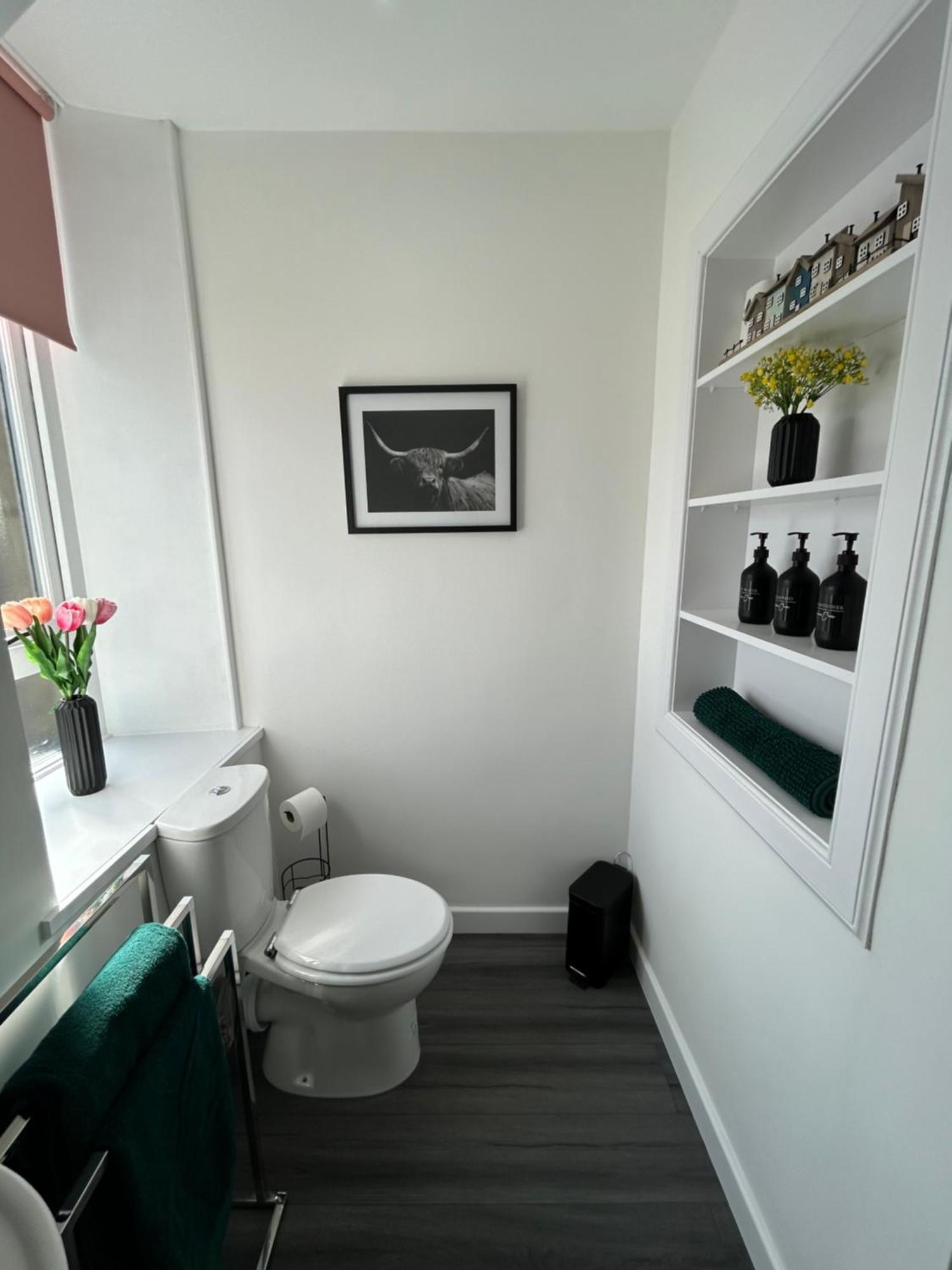 Flat 2a - Modern Flat Close To City Centre Ideal For Couples Apartment Inverness