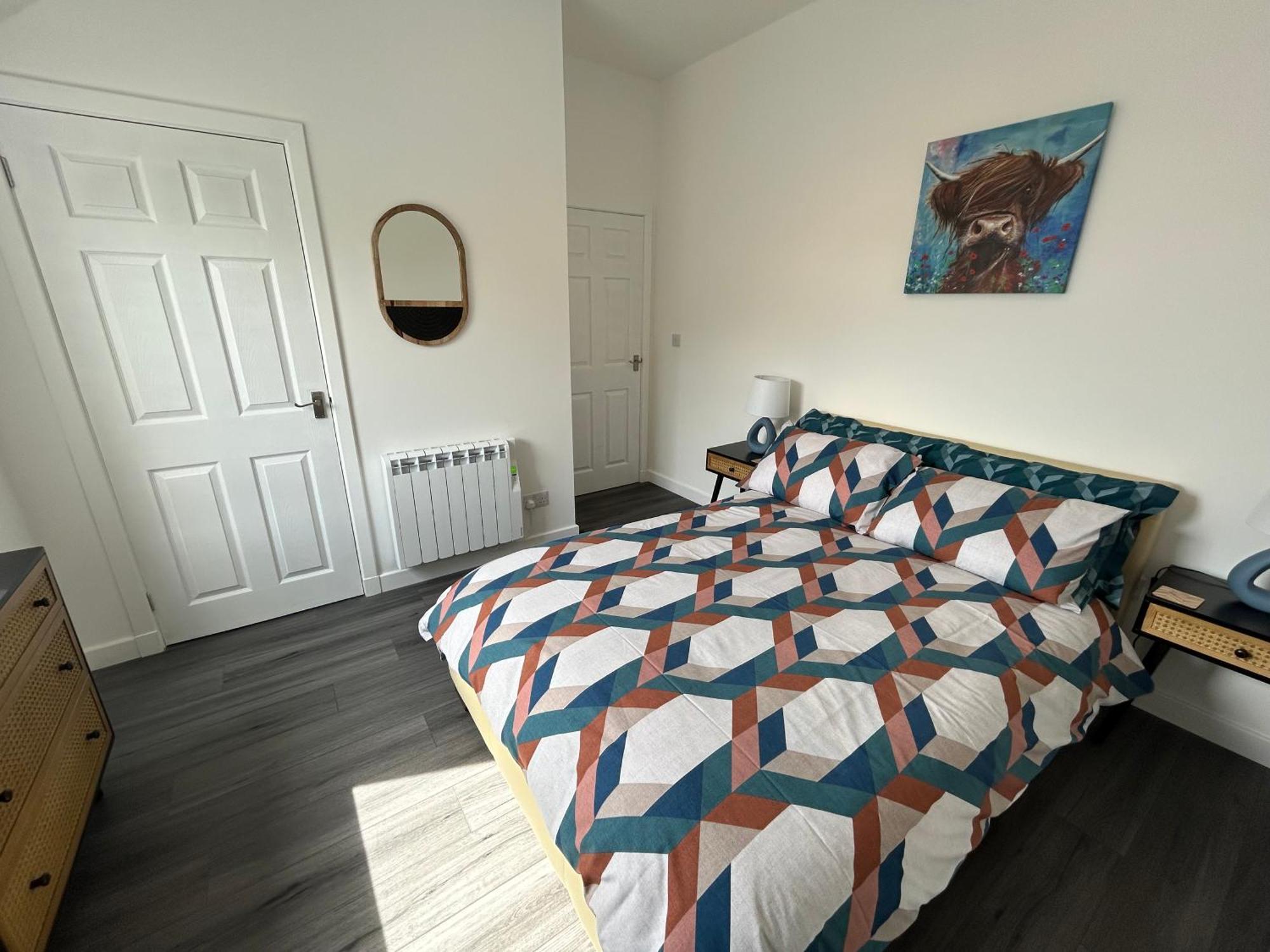 Flat 2a - Modern Flat Close To City Centre Ideal For Couples Apartment *