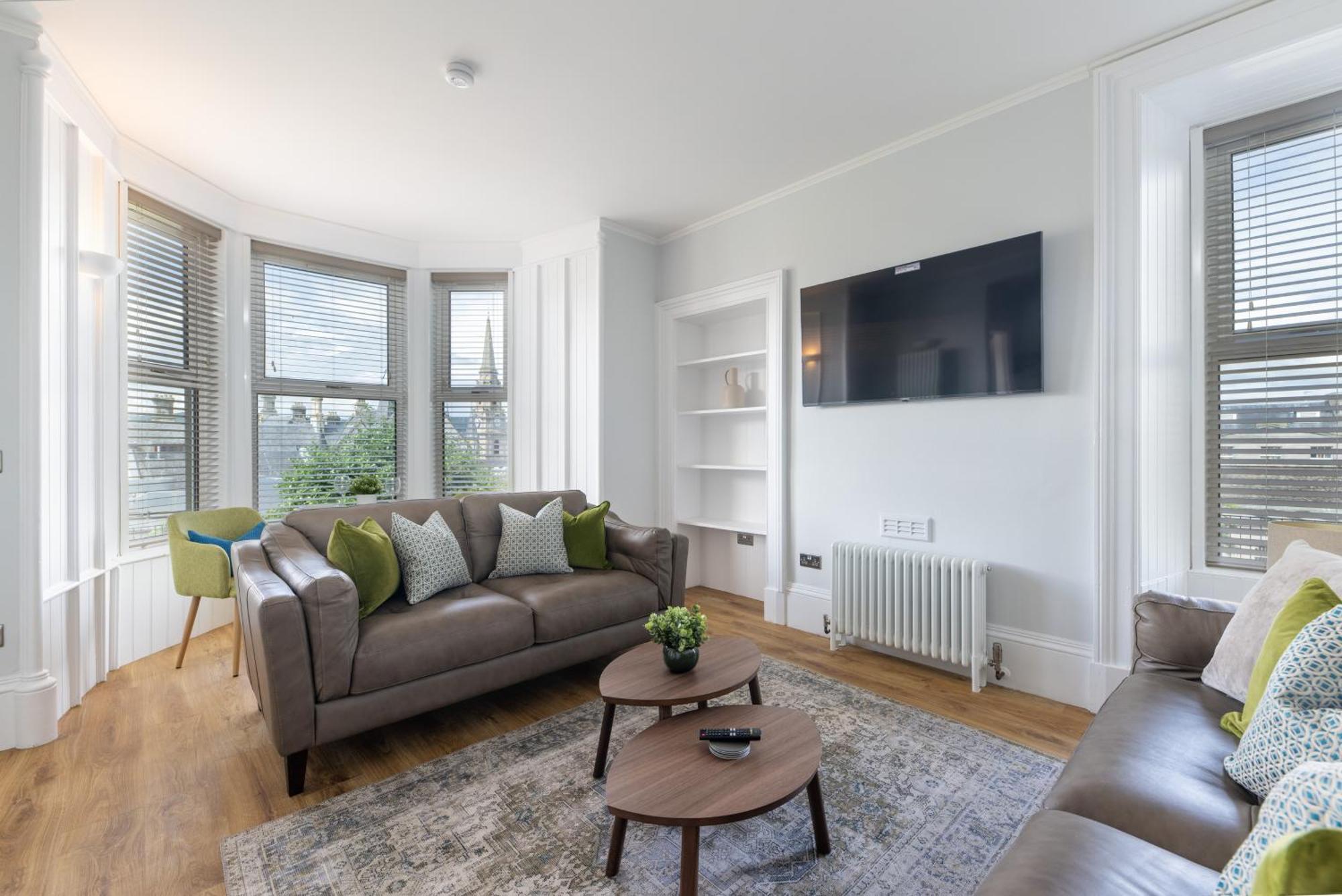 Hillside Luxury Apartment Inverness
