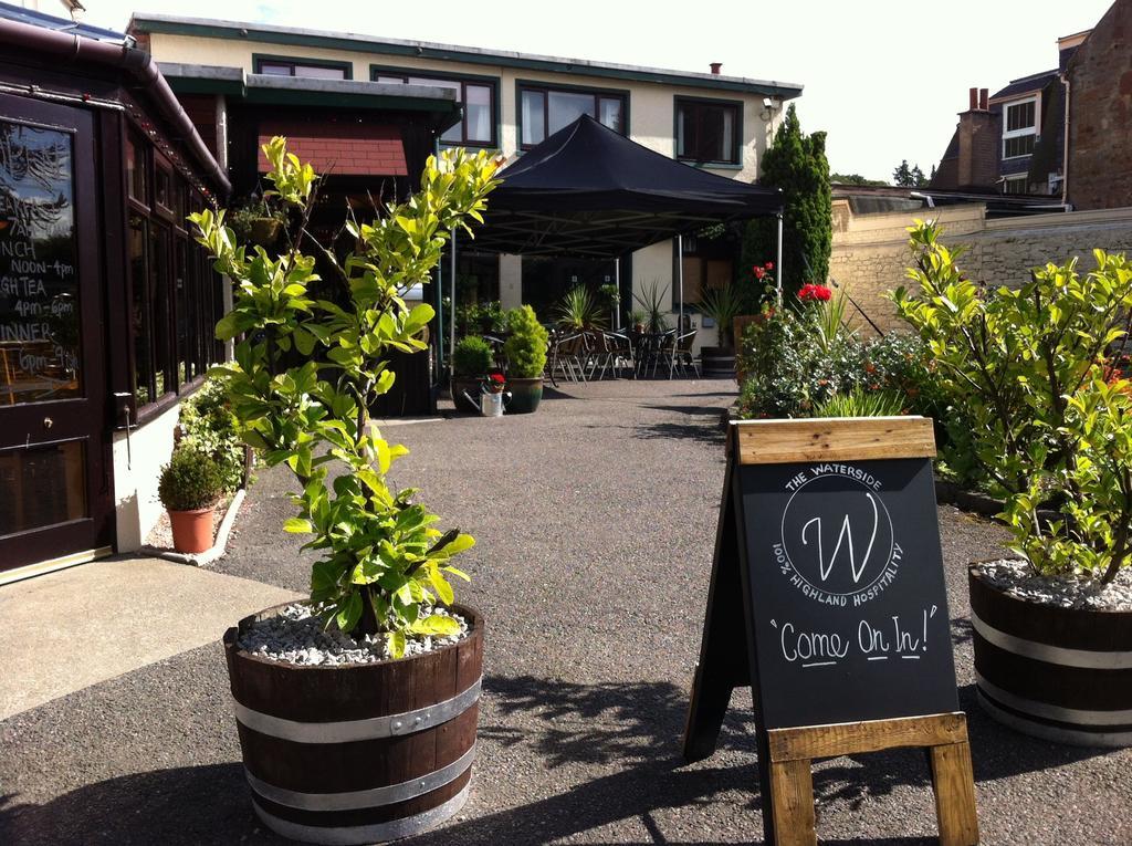 The Waterside 3*