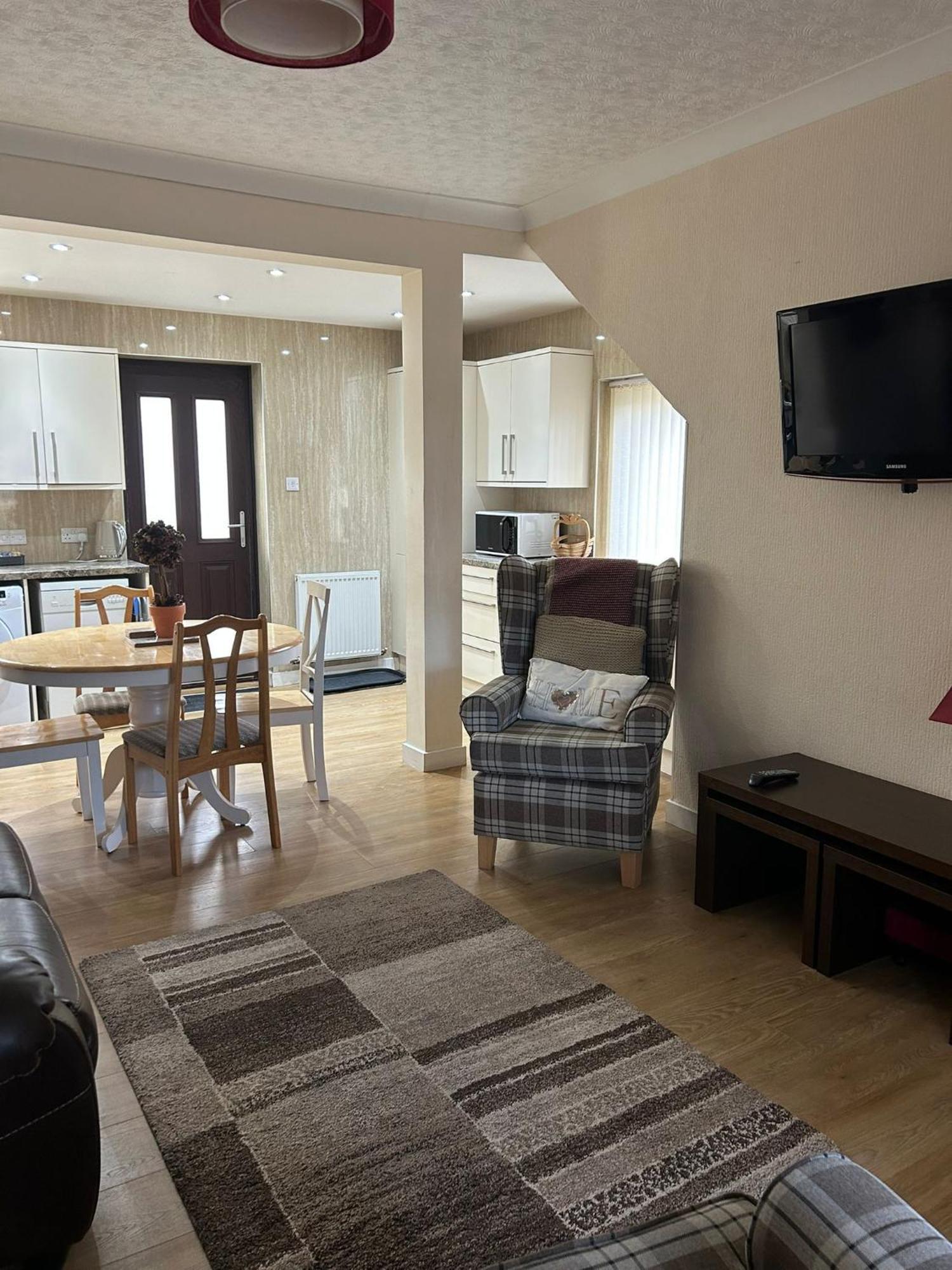2 Bedroom Sheneval House Free Parking Apartment