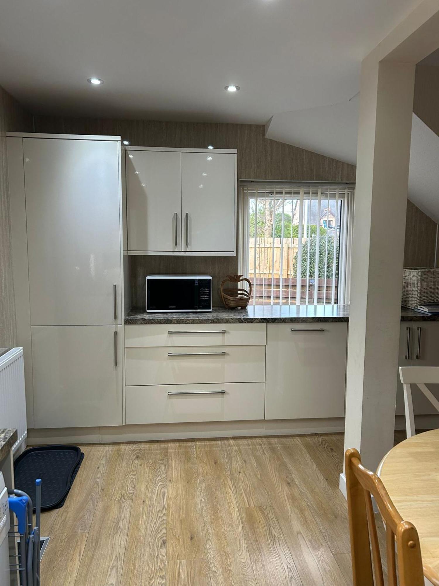 2 Bedroom Sheneval House Free Parking *