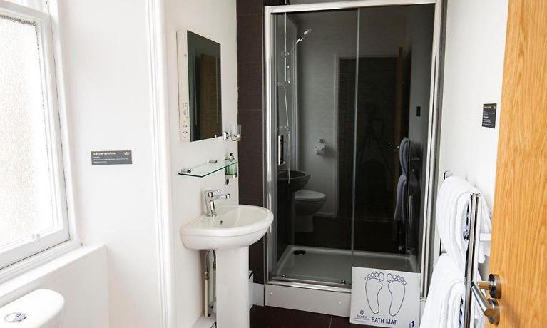 Hotel Crown & Bar 3*