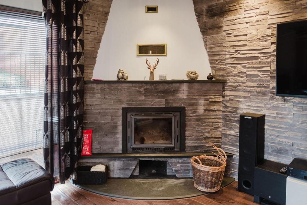 , Cosy House In Villa Inverness