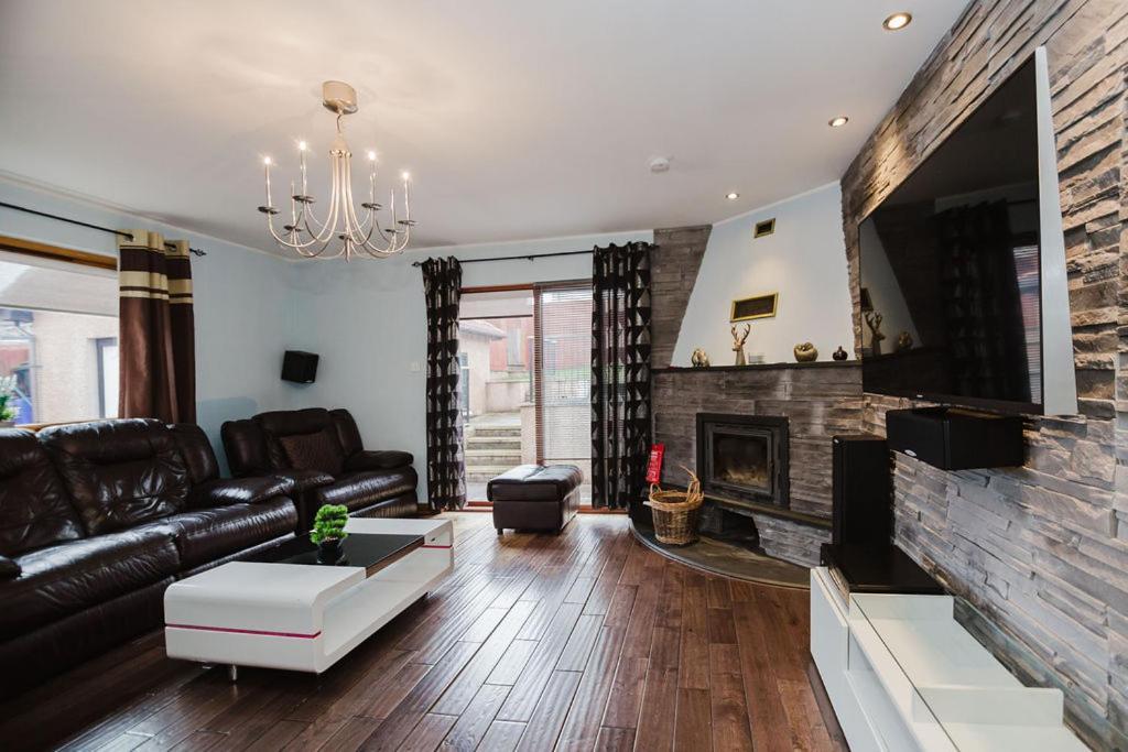 , Cosy House In *