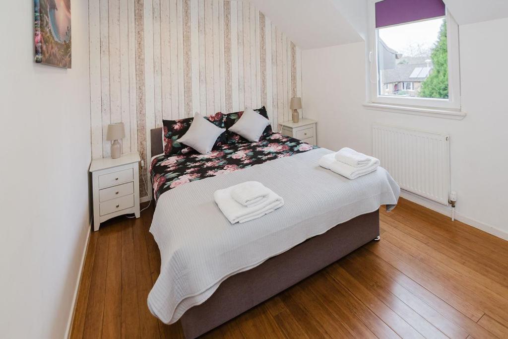 , Cosy House In Villa *