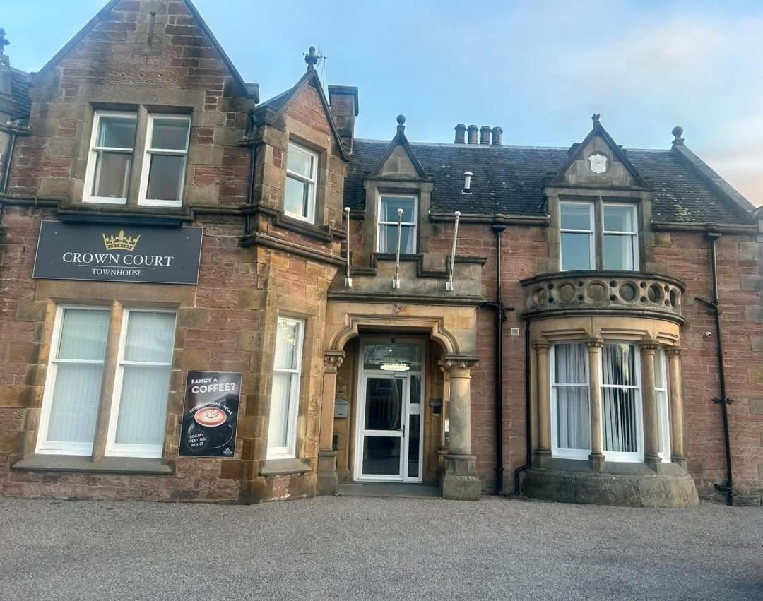 Crown & Bar Inverness