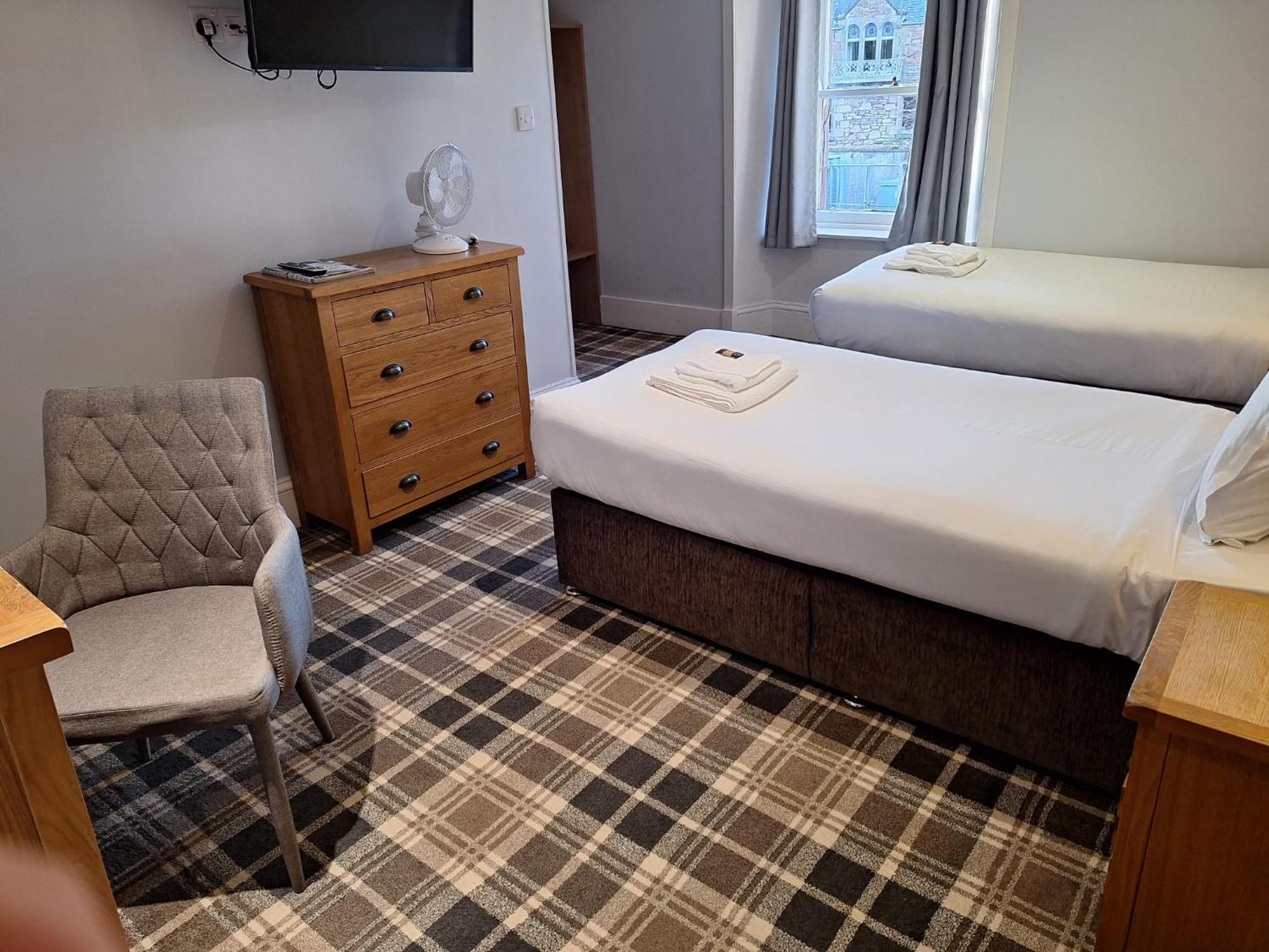Hotel Crown & Bar 3*