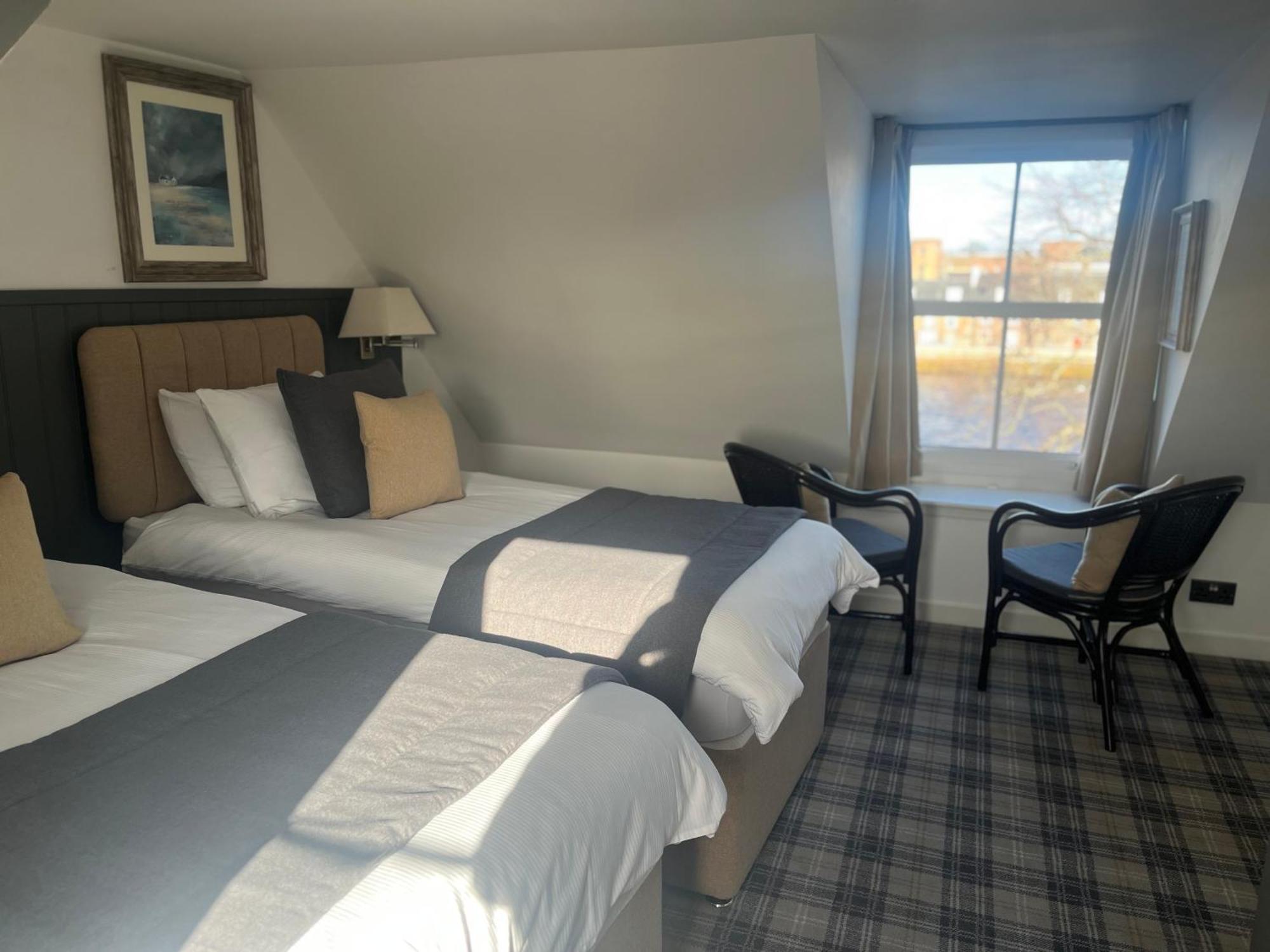 Bed & Breakfast Fraser House 3*