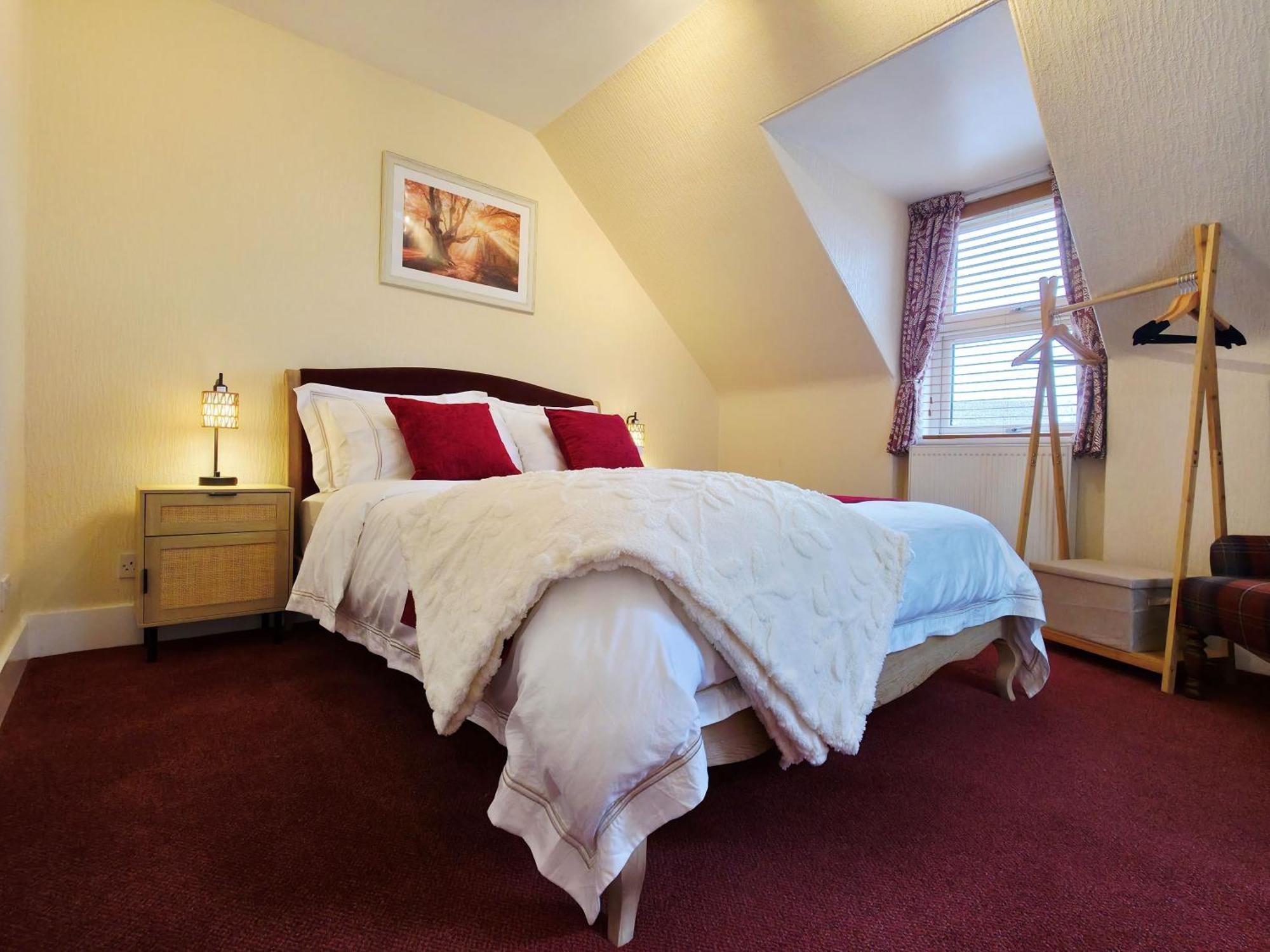 4 Bedroom House Free Parking * Inverness