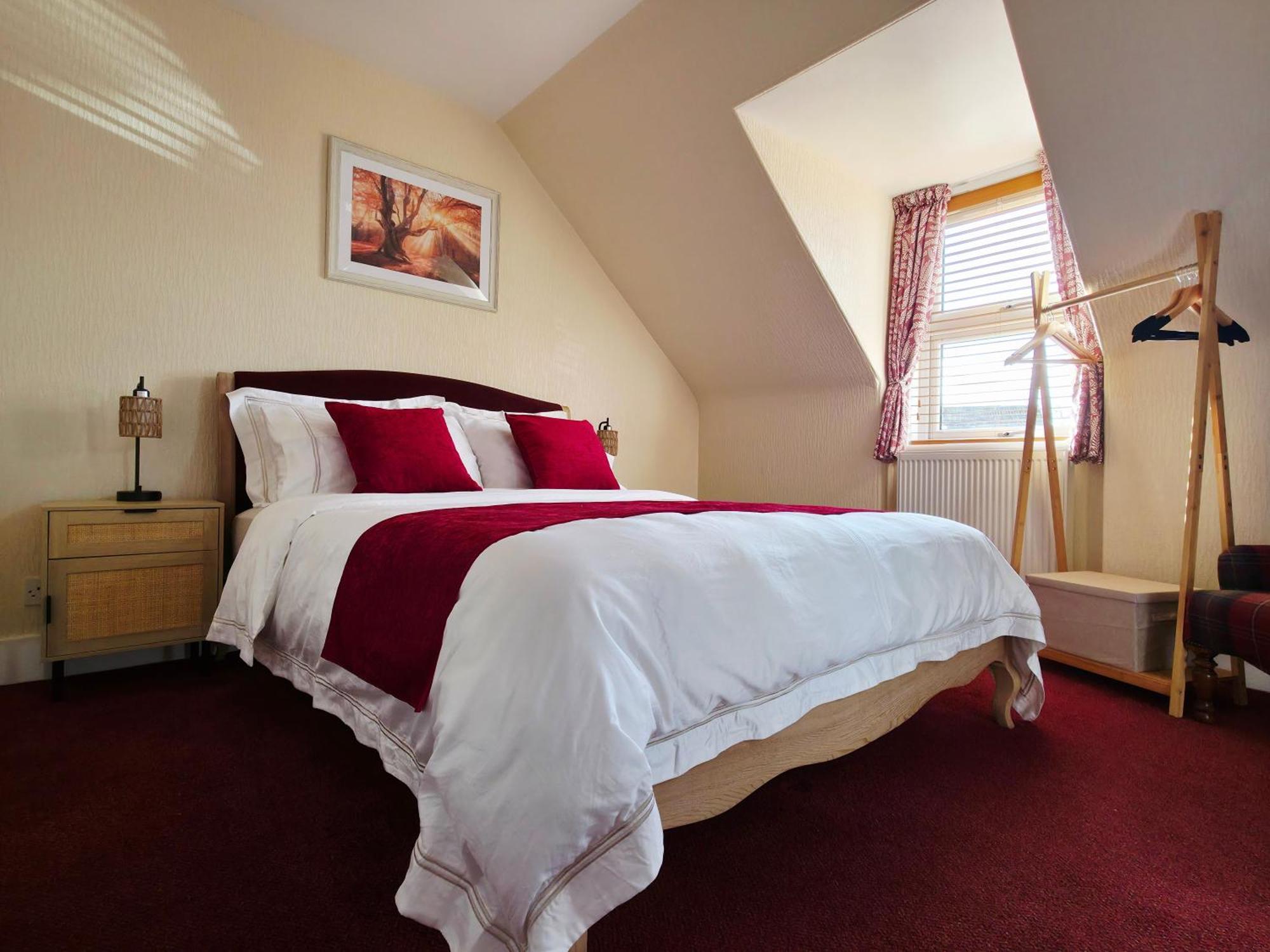 Villa 4 Bedroom House Free Parking