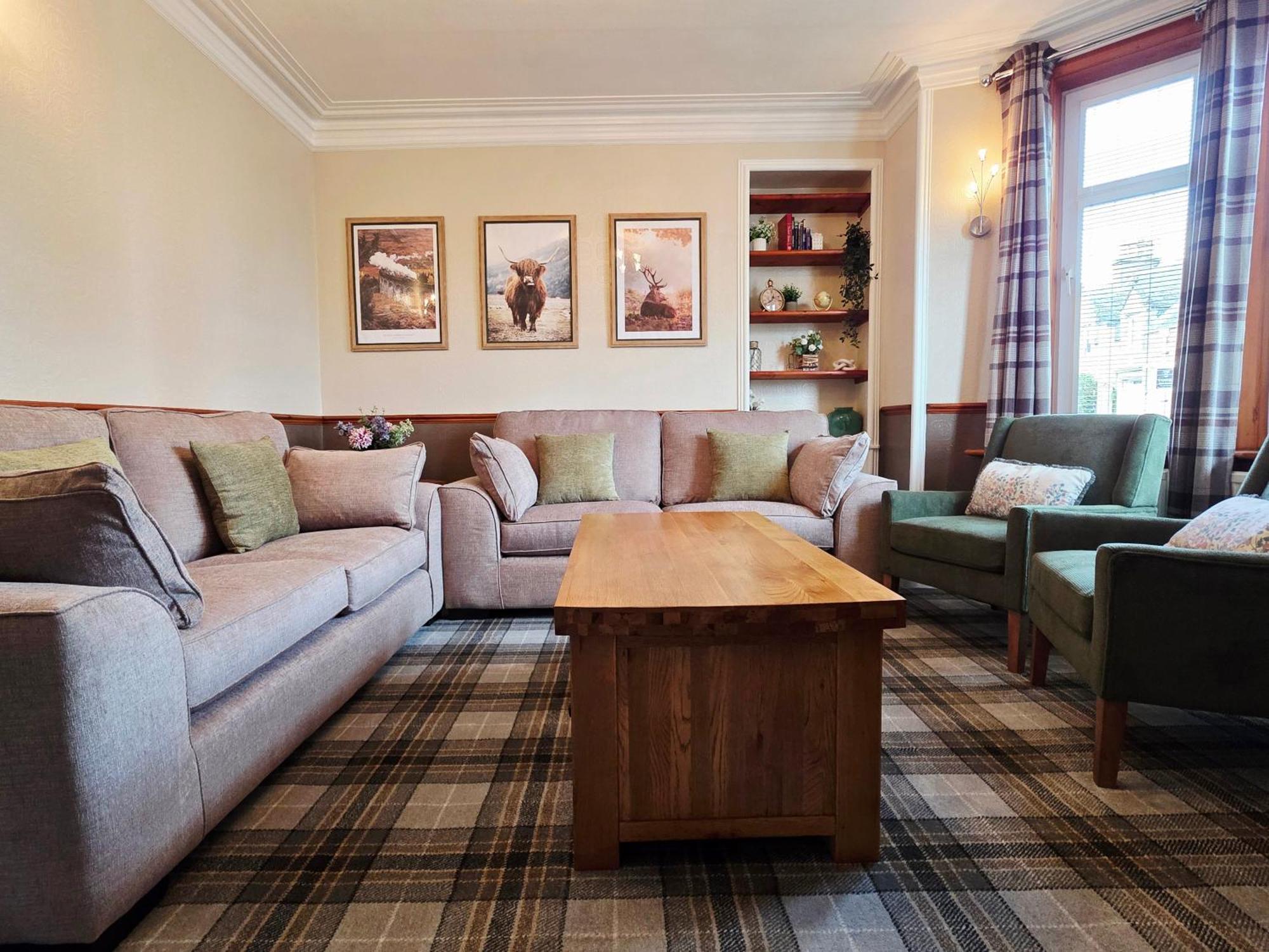 4 Bedroom House Free Parking
