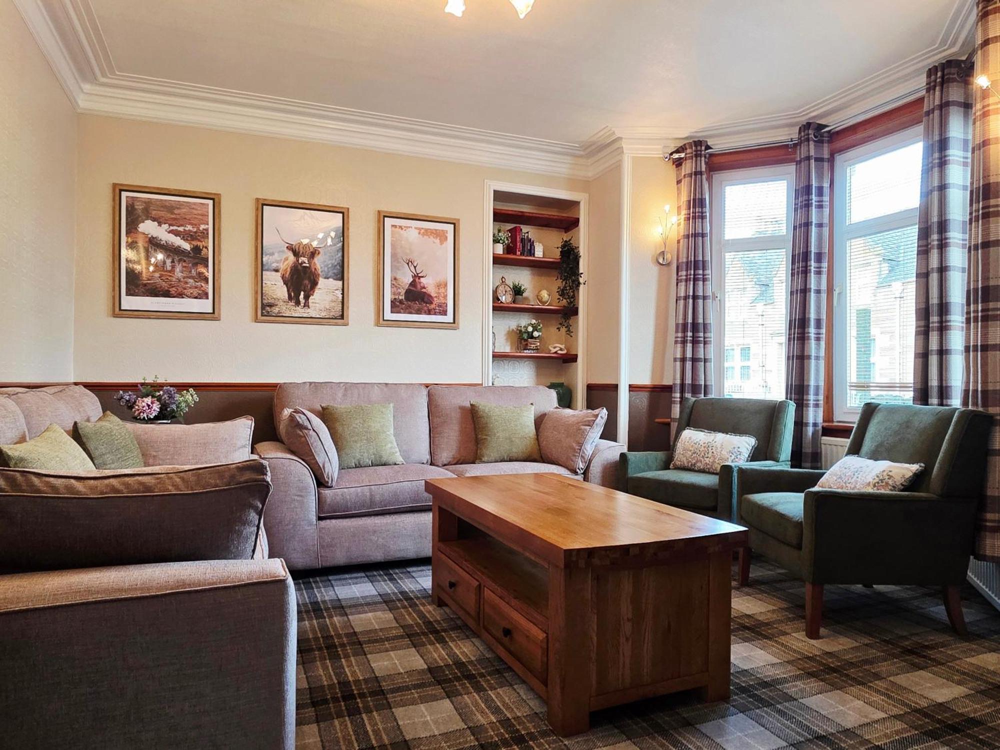 Villa 4 Bedroom House Free Parking