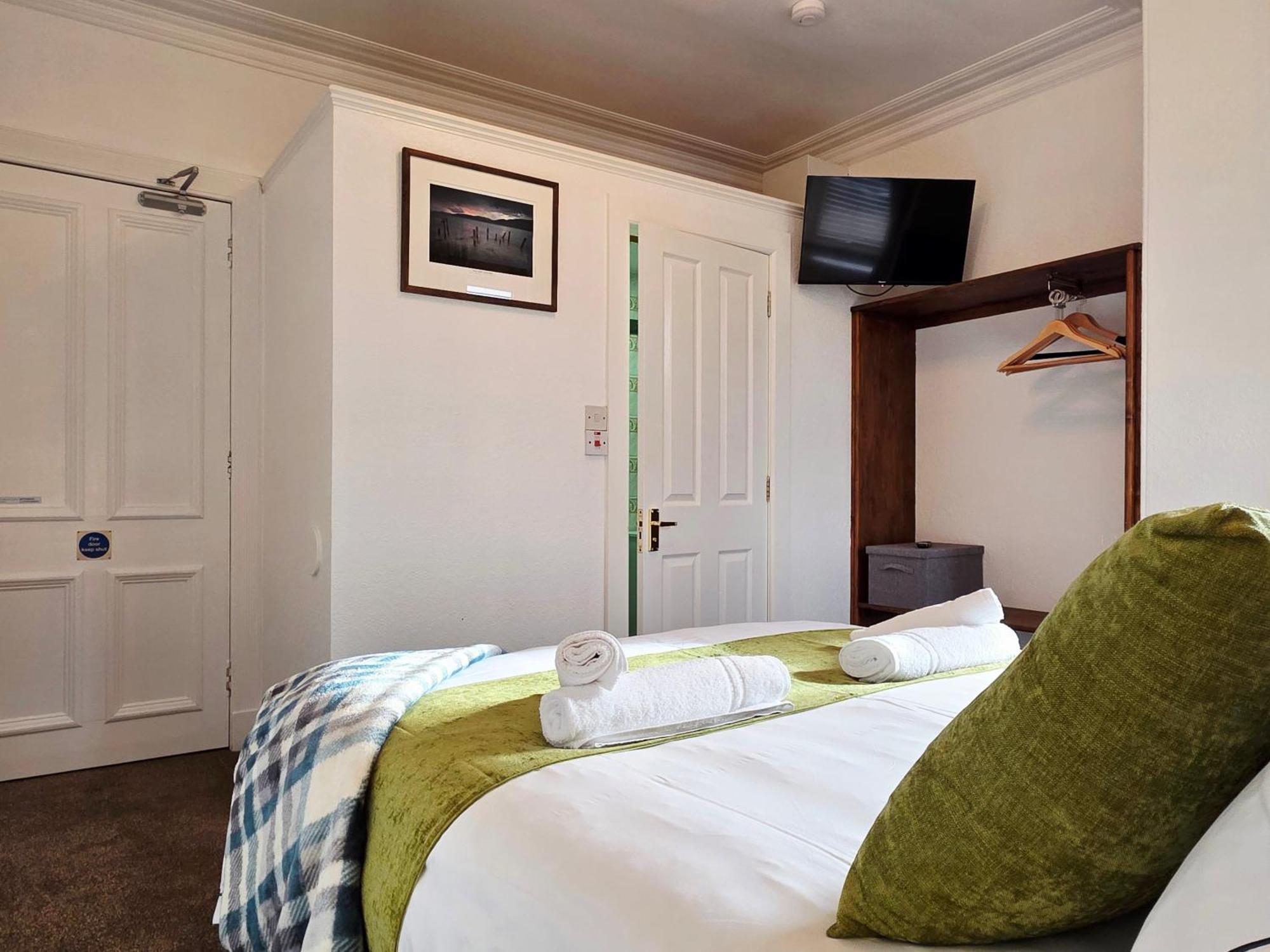 Villa 4 Bedroom House Free Parking *