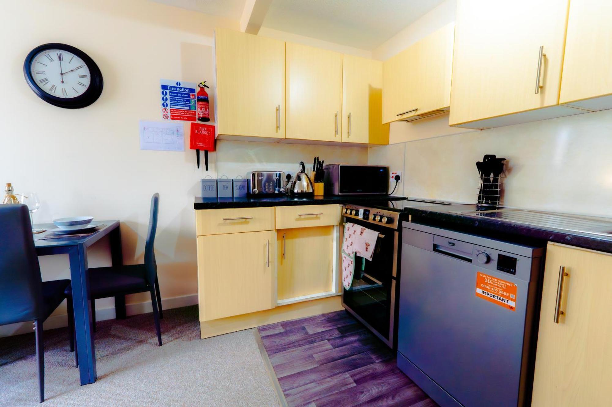 Lovely & Bright 2 Bed Apartment