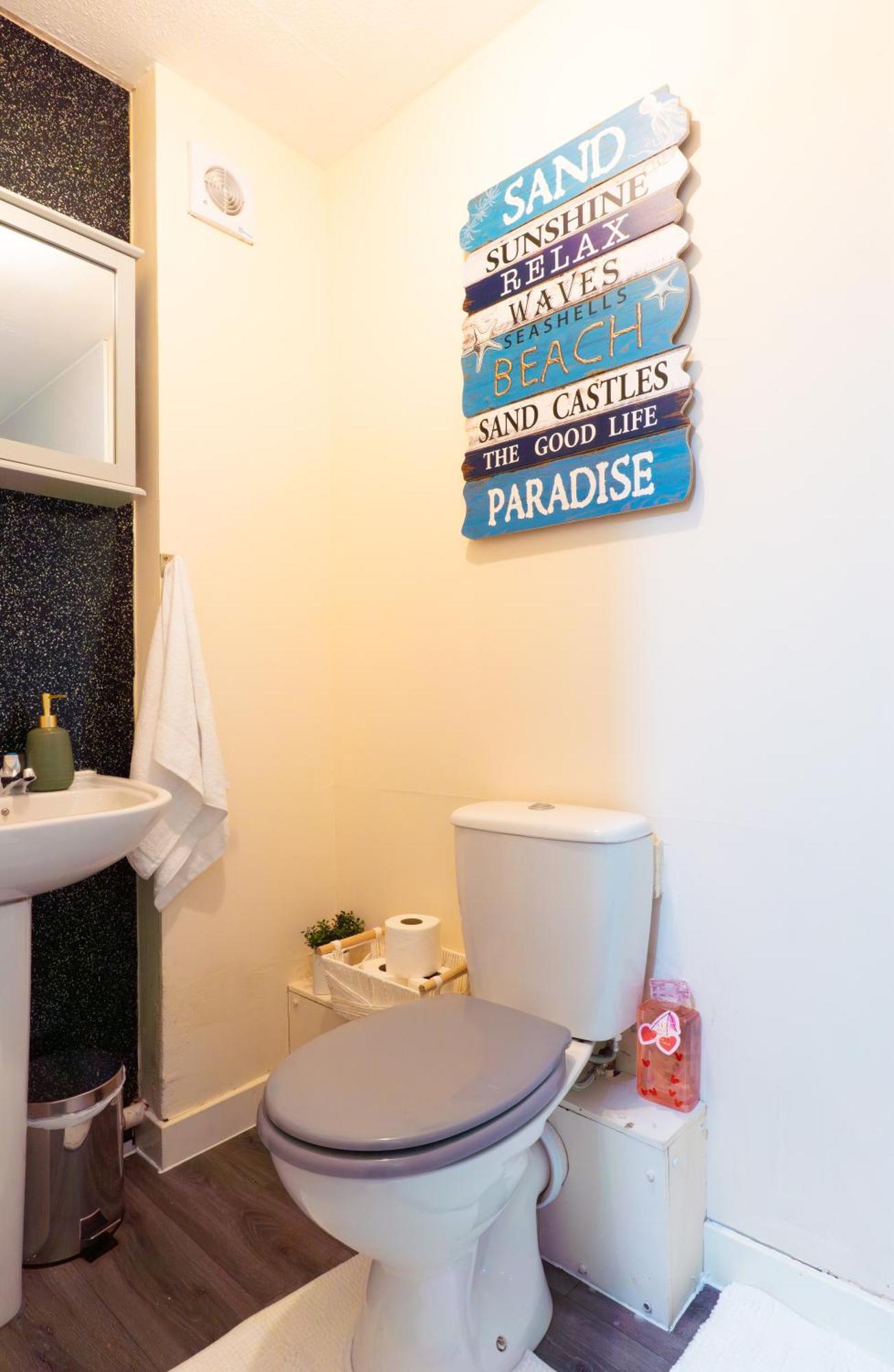 Lovely & Bright 2 Bed Apartment *