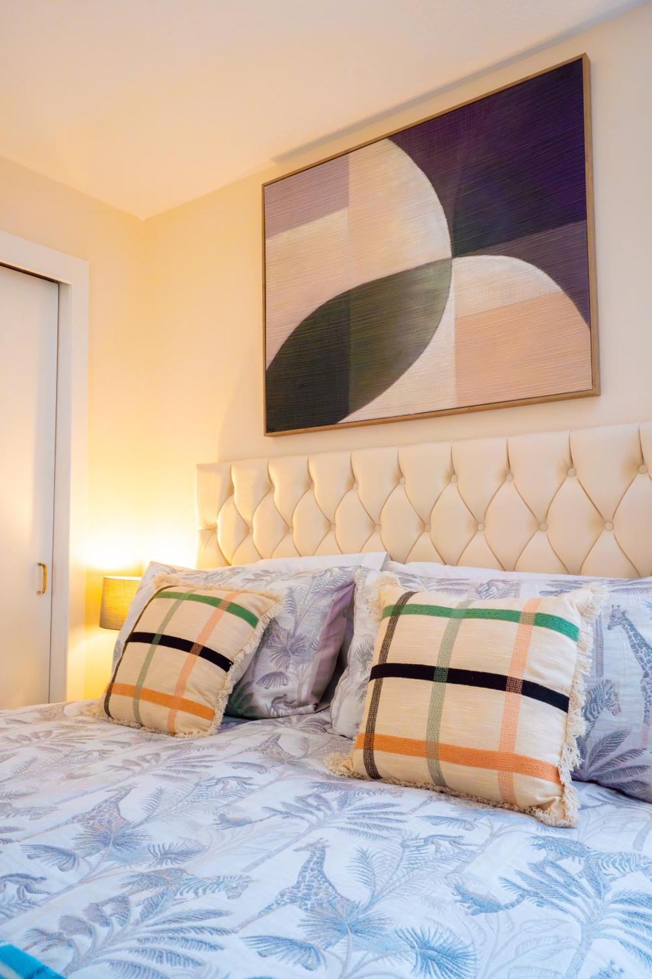 Lovely & Bright 2 Bed Apartment *