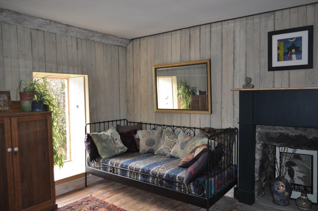 Bed & Breakfast Clachamish House - Vegetarian Bed & Breakfast *