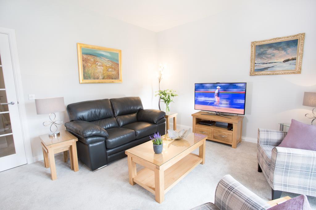 42 Hedgefield House *