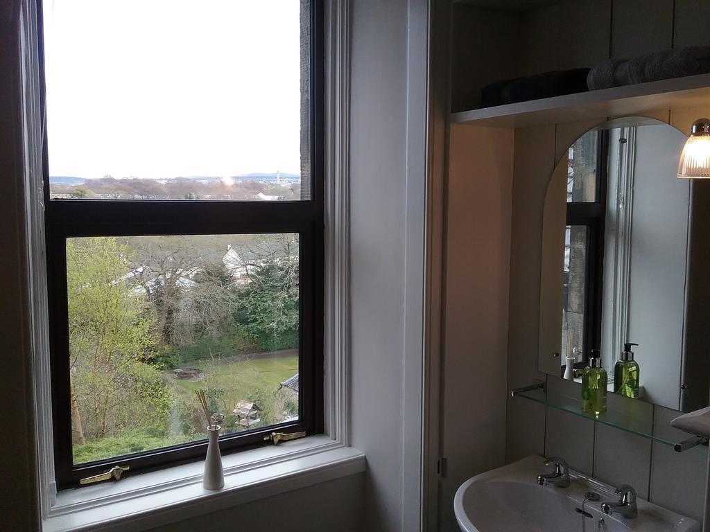 Crown House Guest house