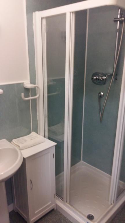 Whinpark Guest house 3*