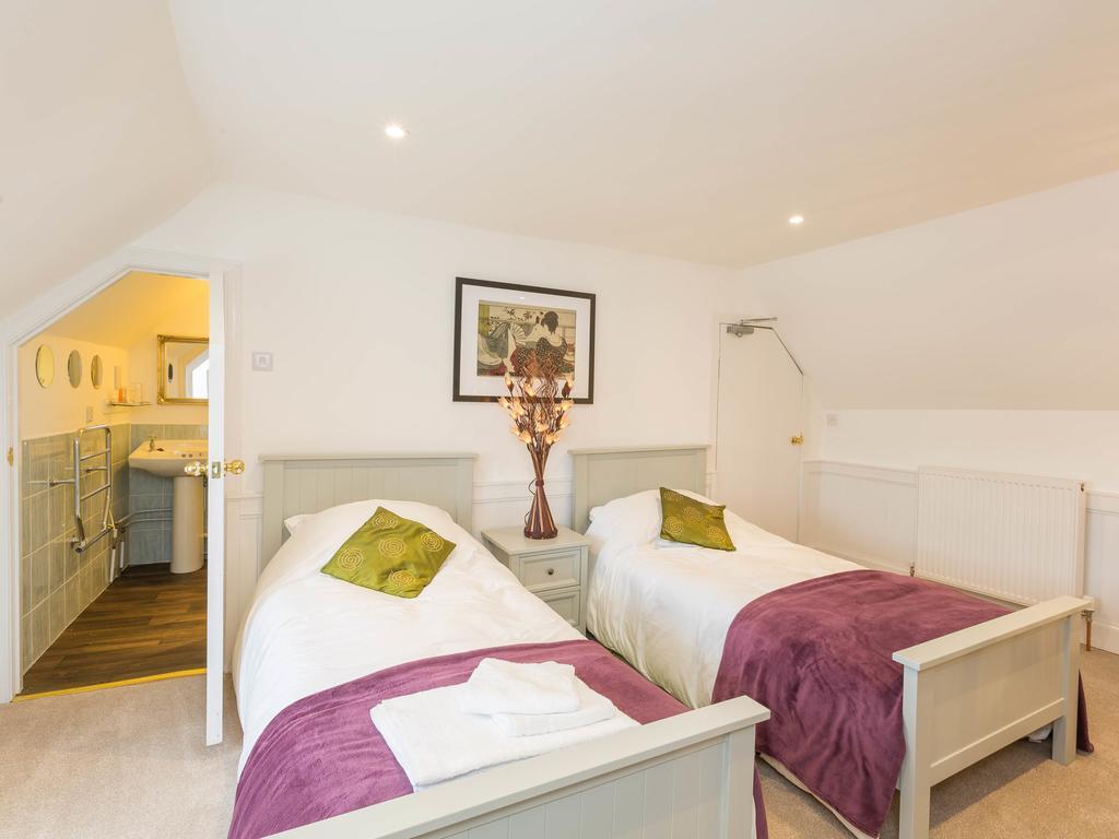 Charleston House 4*