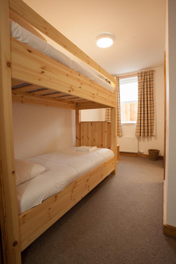 Hostel Black Isle Bar & *