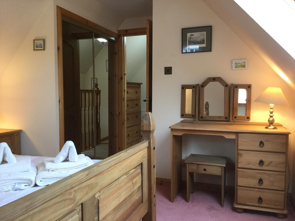 New 3 Bedroom Free Parking Apartment *