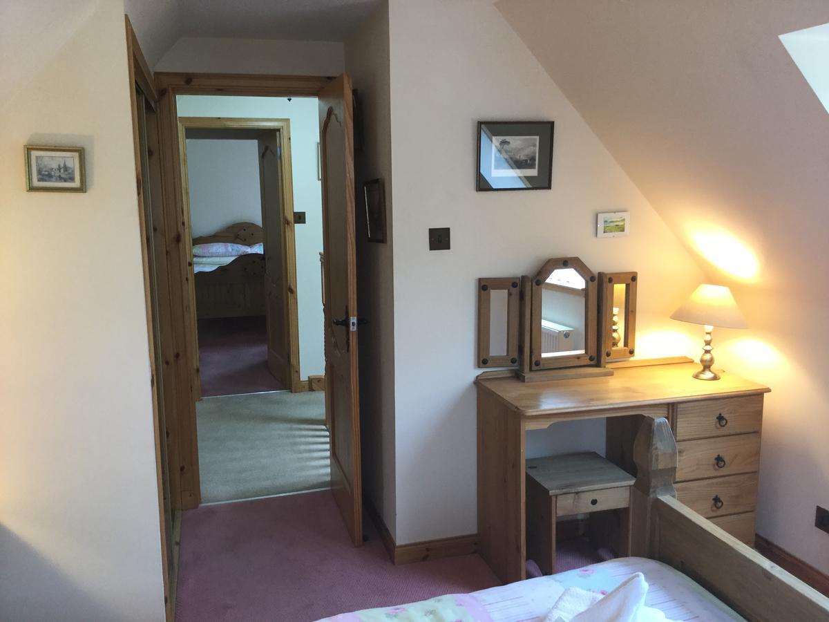 New 3 Bedroom Free Parking Apartment *