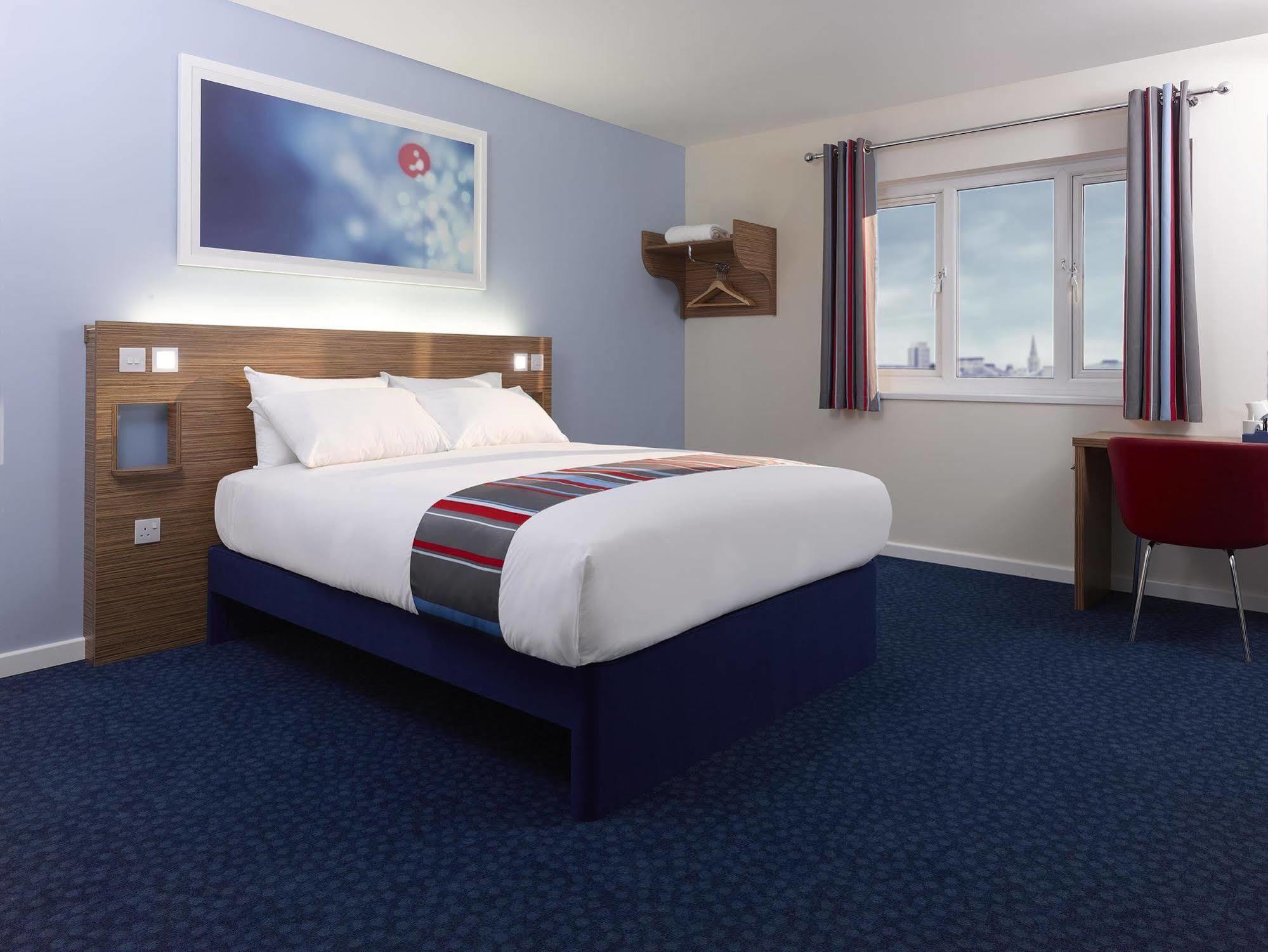 Travelodge Fairways Hotel 3*