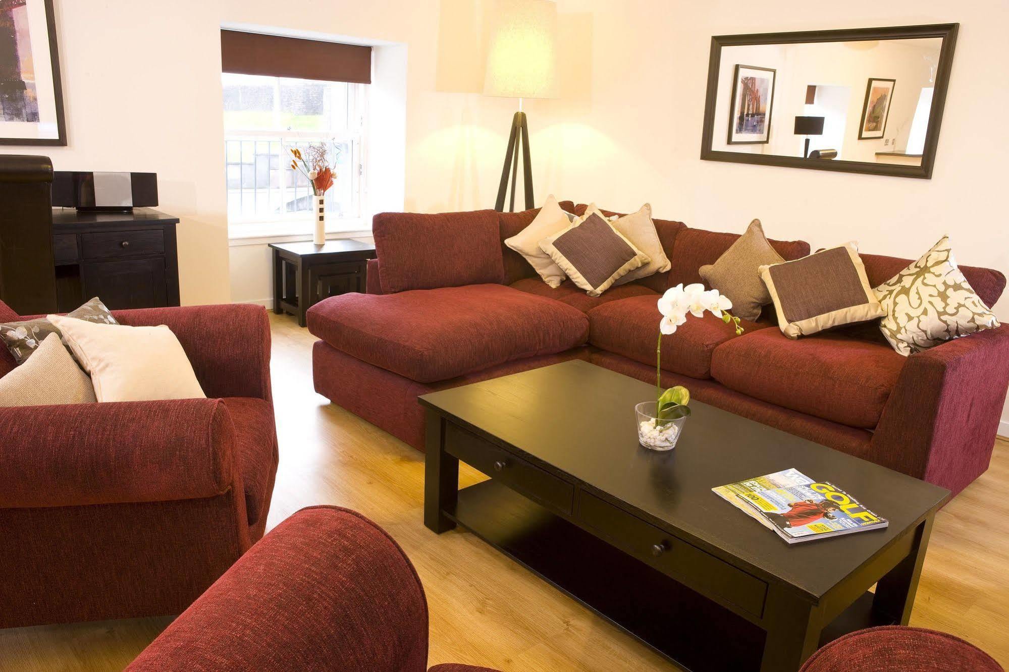 Inverness City Suites Apartment *