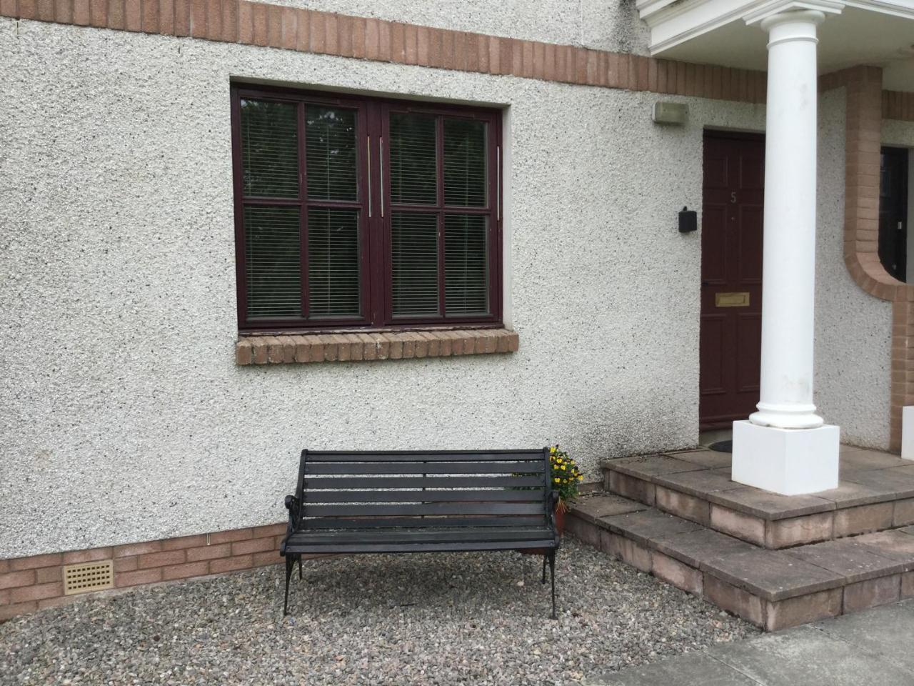 Apartment Two Bedroom Glen View Free Parking