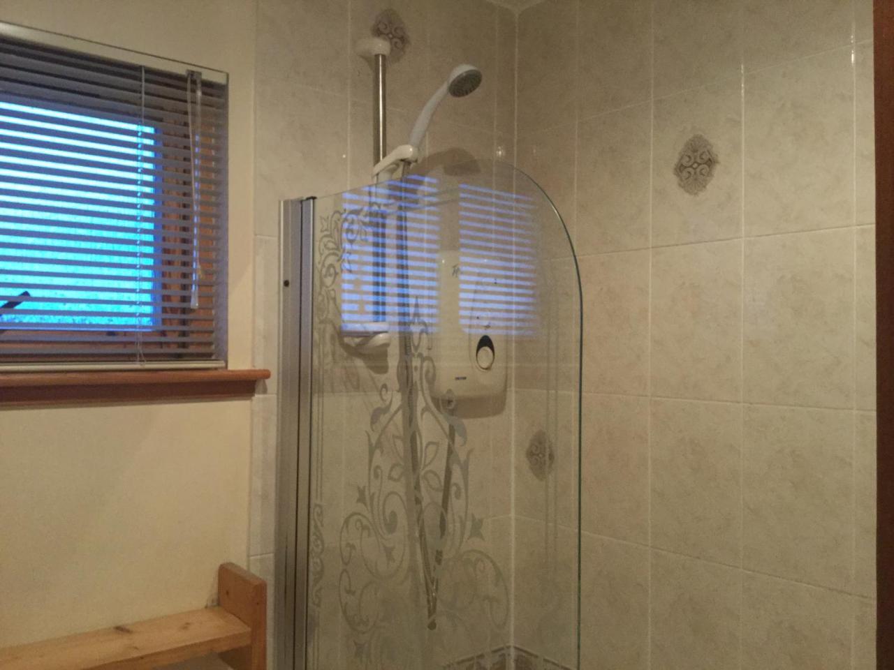 Apartment Two Bedroom Glen View Free Parking