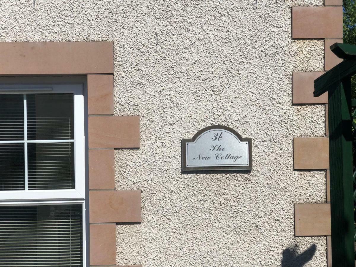 New 3 Bedroom Free Parking Apartment