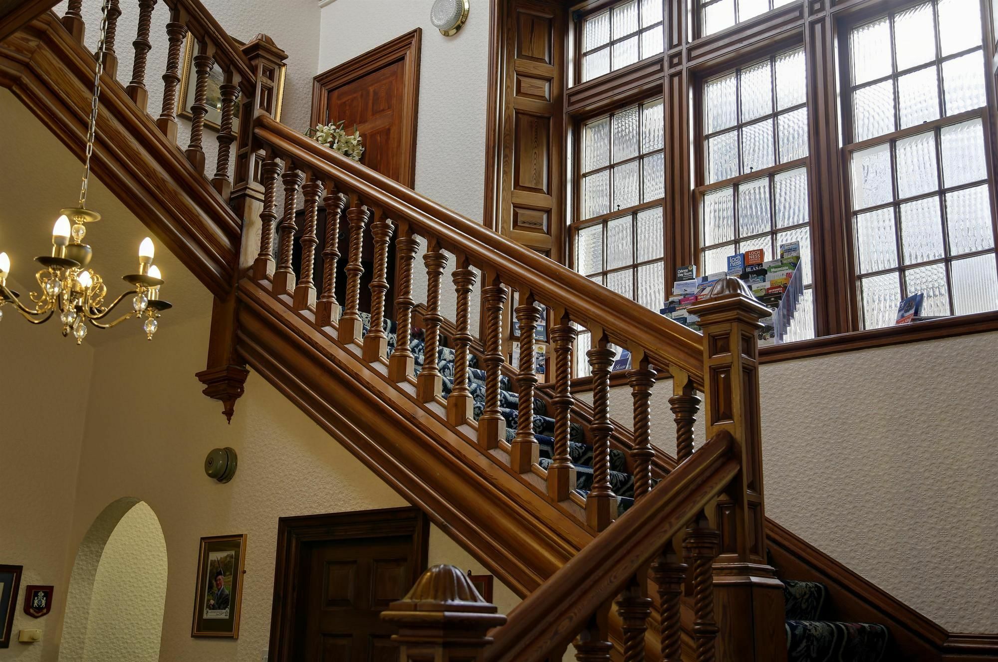 Lochardil House