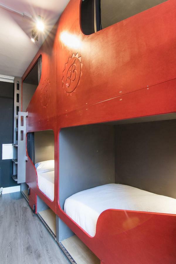 Bazpackers Hostel *