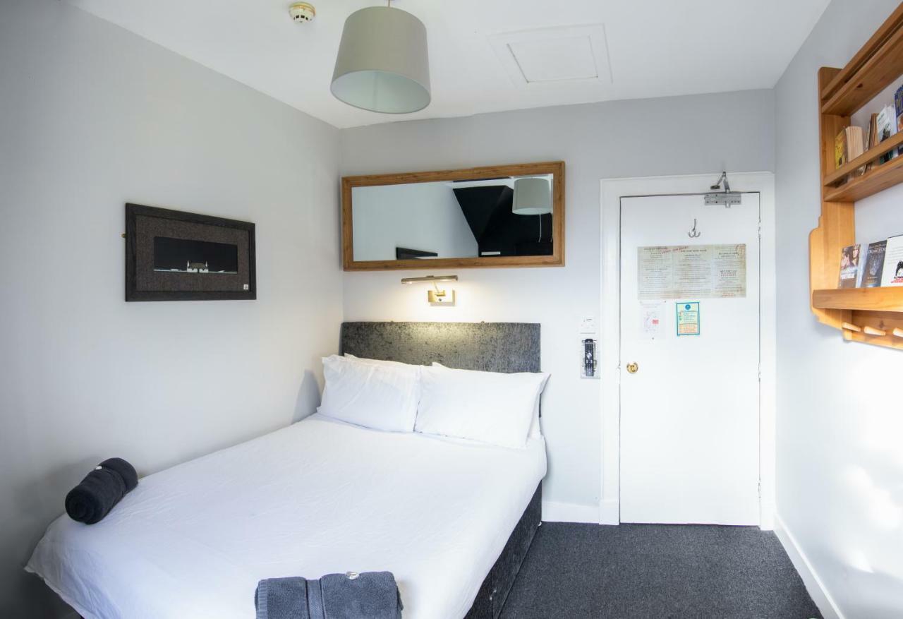 Bazpackers Hostel *