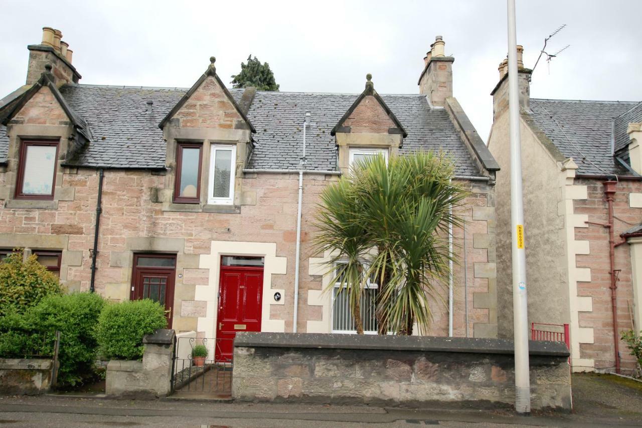 Kenneth Street 3*
