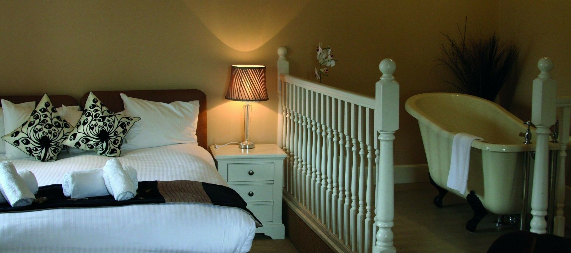 The Waterside 3*