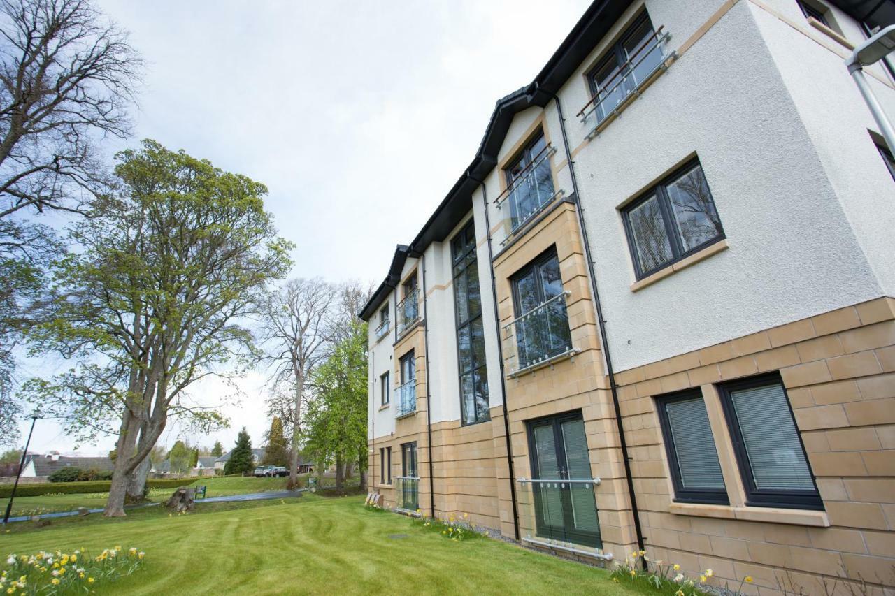 42 Hedgefield House *
