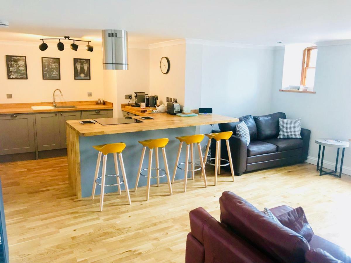 Apartment 42a By The River *